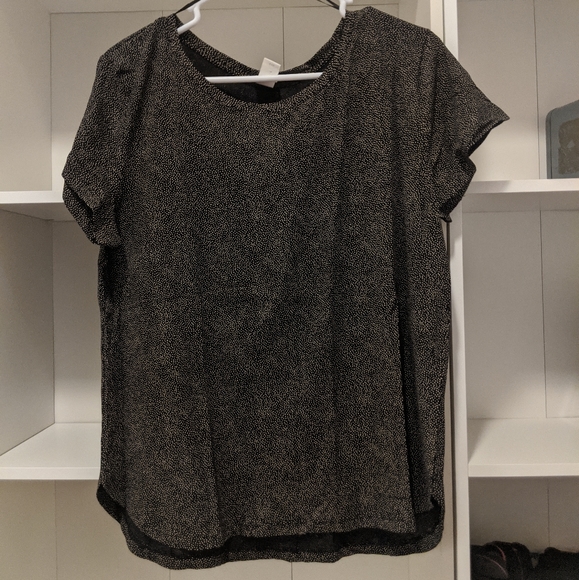 H&M Basic Tee - Picture 1 of 4